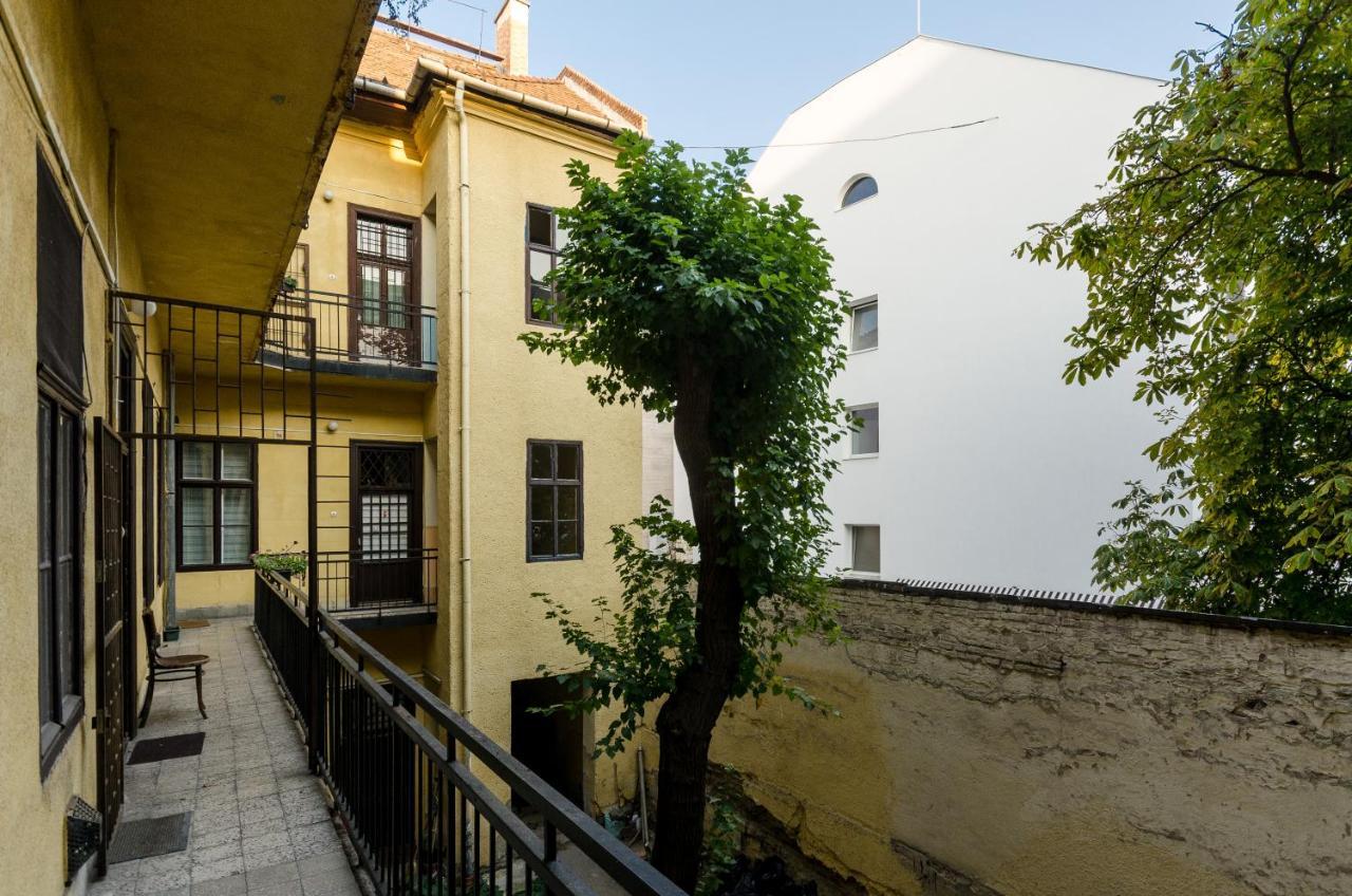 Studio In The Heart Of Party District Apartment Budapest Exterior photo